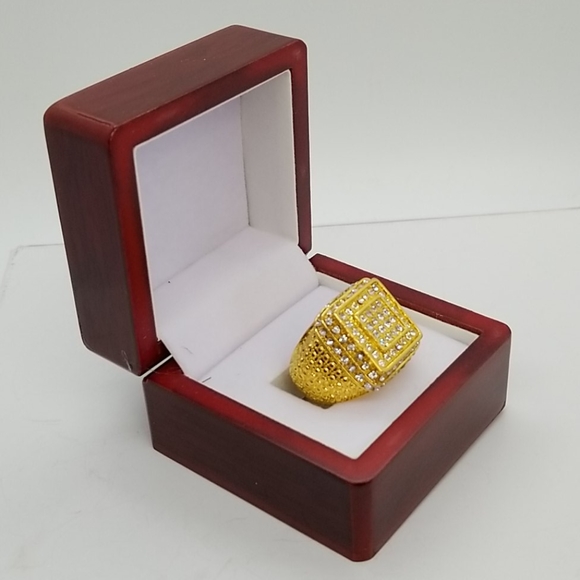 Mans ring - Picture 2 of 2